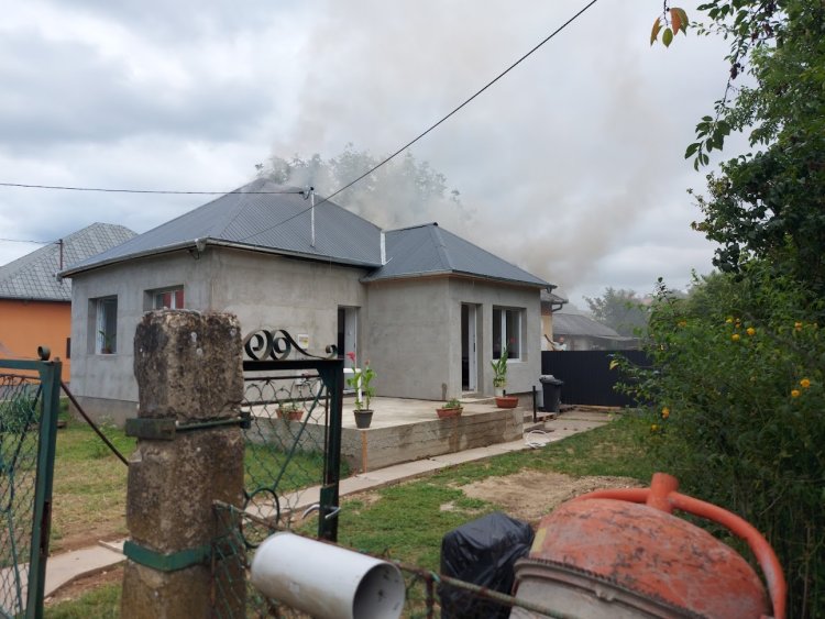 Tűz ütött ki egy családi házban Nyíregyházán