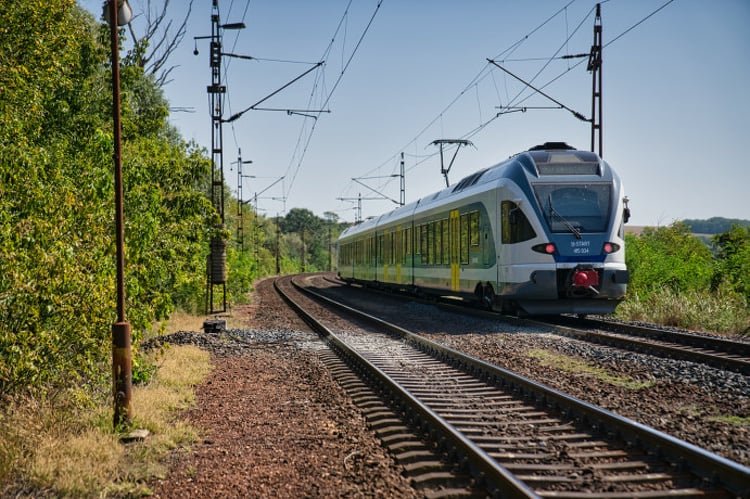 Karbantartásra készül a MÁV Debreceni úti vasútátjáróban