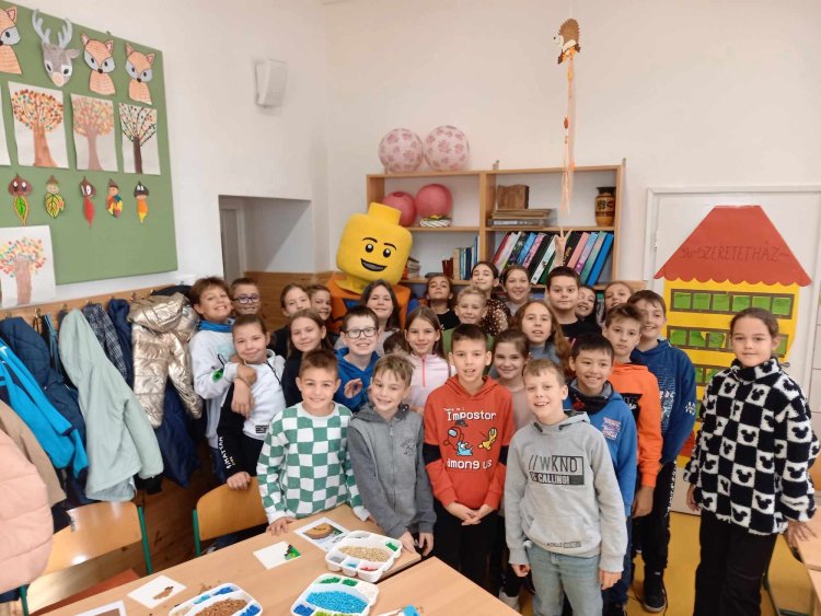 LEGO Nap – Őszi kavalkád a Túróczy Zoltán evangélikus iskolában