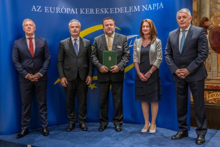 Klauzál-díjat kapott Tóth Gábor, az Alfi-Ker tulajdonos-ügyvezetője