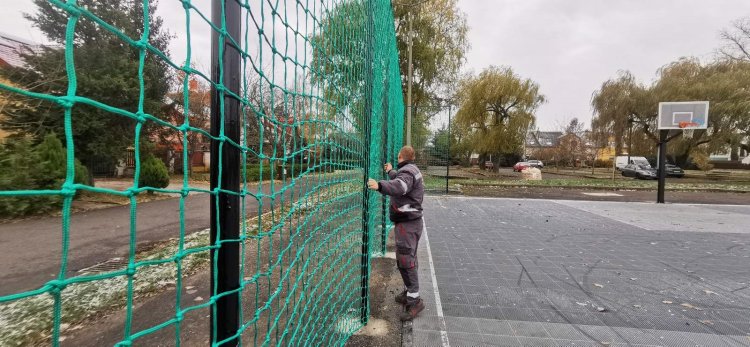 Elkészült a Törpe utcai kosárlabda pálya labdafogó hálója
