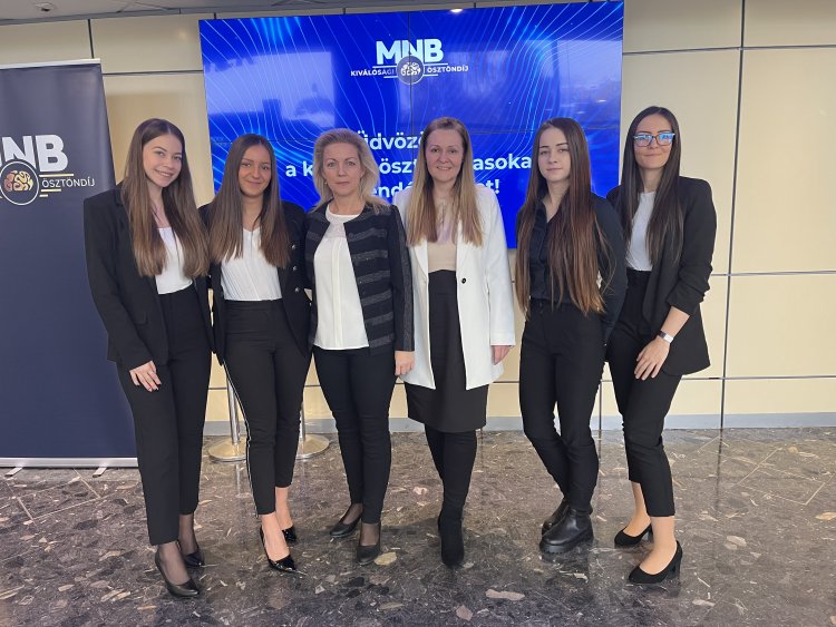 MNB kiválósági ösztöndíjat kaptak a Nyíregyházi Egyetem hallgatói