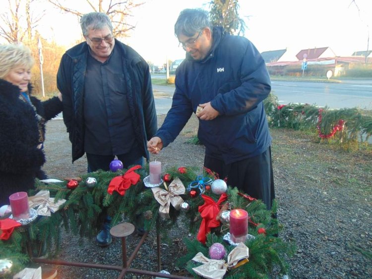 Oroson is ég a harmadik gyertya az adventi koszorún