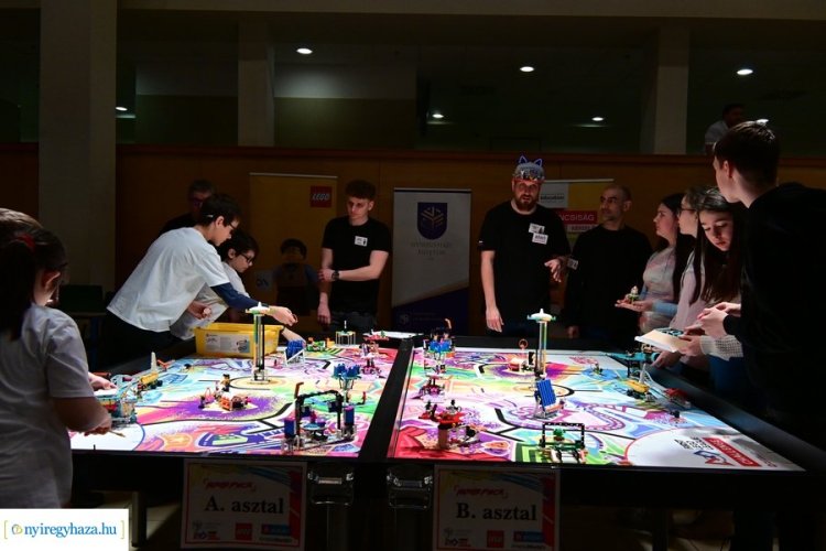FIRST LEGO League – Tíz csapat mérte össze tudását a Nyíregyházi Egyetemen