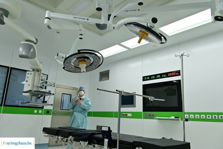 Két korszerű panelműtő segíti a gyógyító munkát a nyíregyházi kórházban