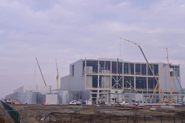 1100 munkahelyet teremt a W-Scope Hungary Plant Kft.