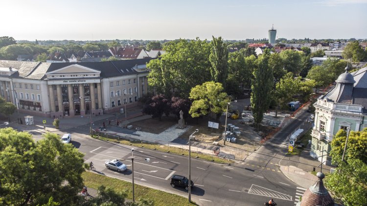 Március 19-én a Bessenyei téren ápolják a fákat
