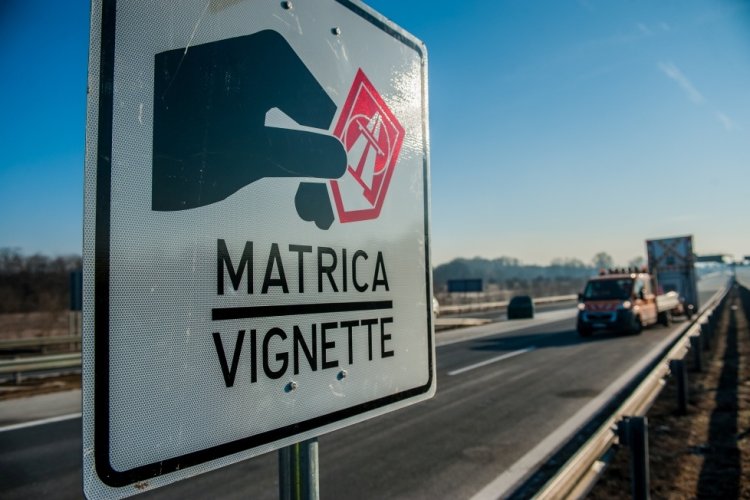 Nem áprilisi tréfa: érkezik a napi e-matrica!