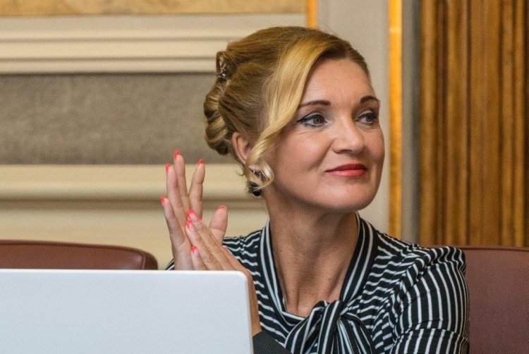 Ágoston Ildikó fogadóórát tart