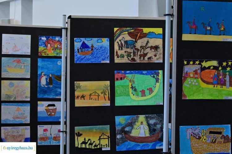Keresztyén jelképek gyermekrajzokon – Kiállítás nyílt a Református Gyülekezeti Ház Kazettás termében