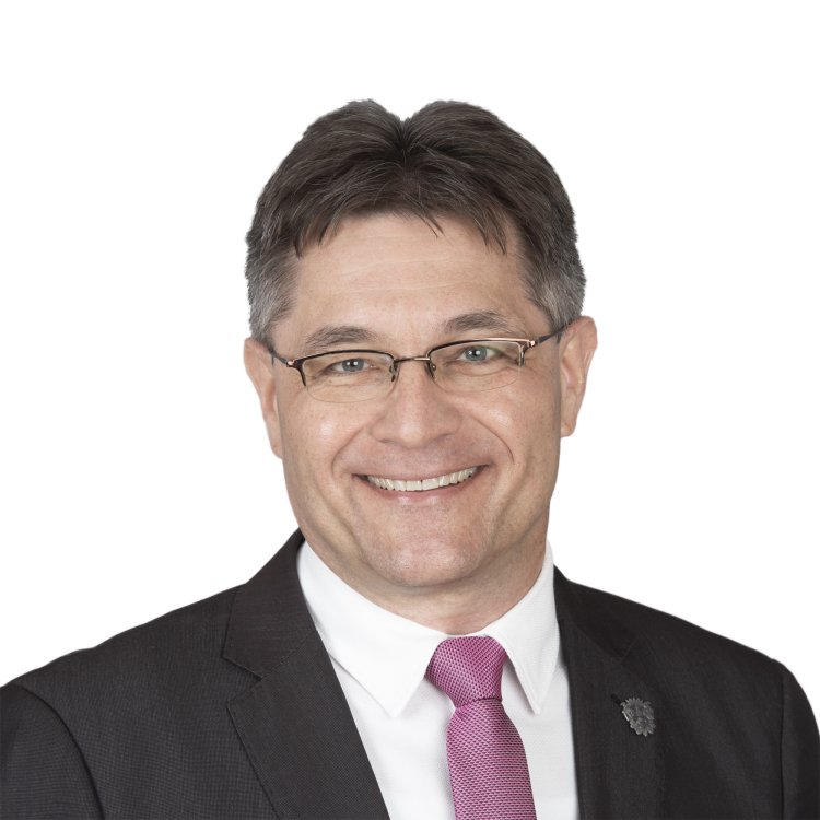 Smidt Ferenc fogadóórát tart