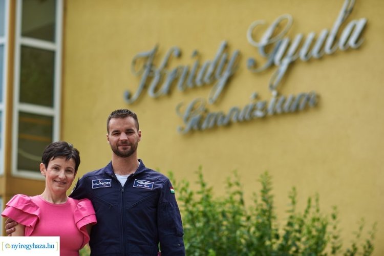 Kutatóűrhajós Nyíregyházán – Kapu Tibor szülővárosába, egykori gimnáziumba látogatott