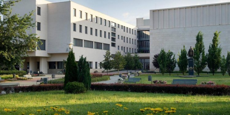 Kezdődnek a záróvizsgák a Nyíregyházi Egyetemen