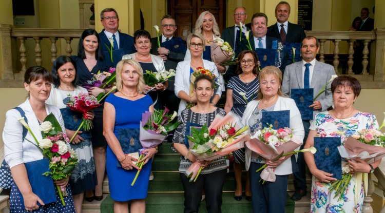 A köz szolgálatában dolgozókat ünnepelték a Vármegyeházán