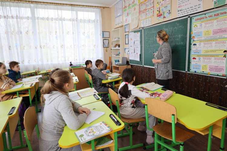 Összefogtak a megyei jogú városok a kárpátaljai iskolákért