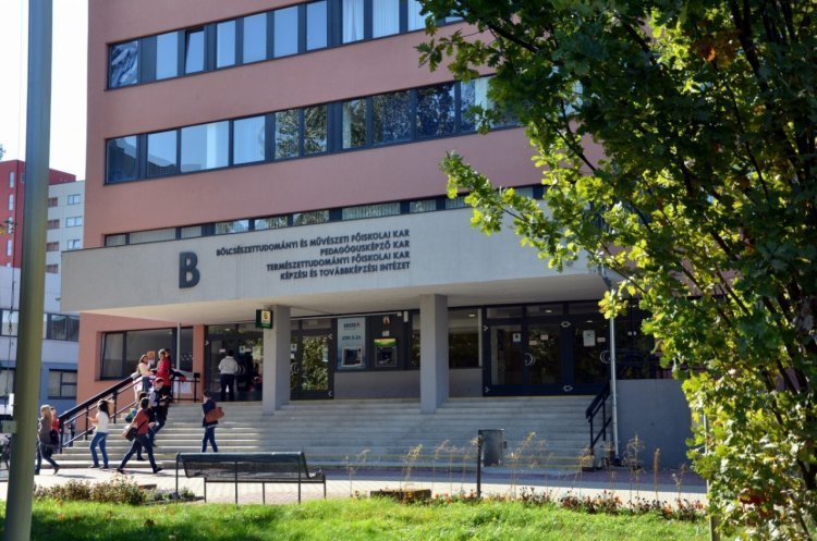 Már készülnek a tanévnyitóra az egyetemen 