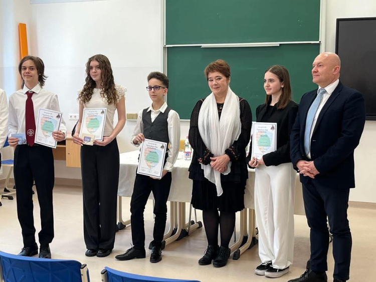 Szavalóverseny a Vásárhelyiben  - Pregitzer Fruzsina volt a zsűri elnöke