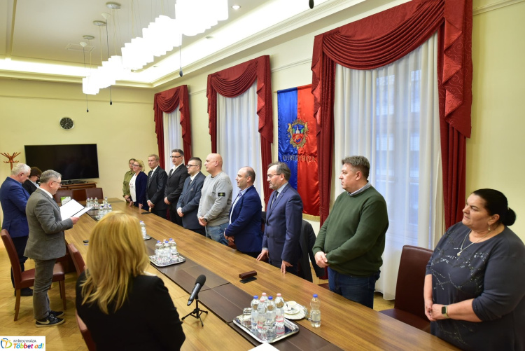 Eskütétel a városházán – Hétfőn megalakult két választási bizottság