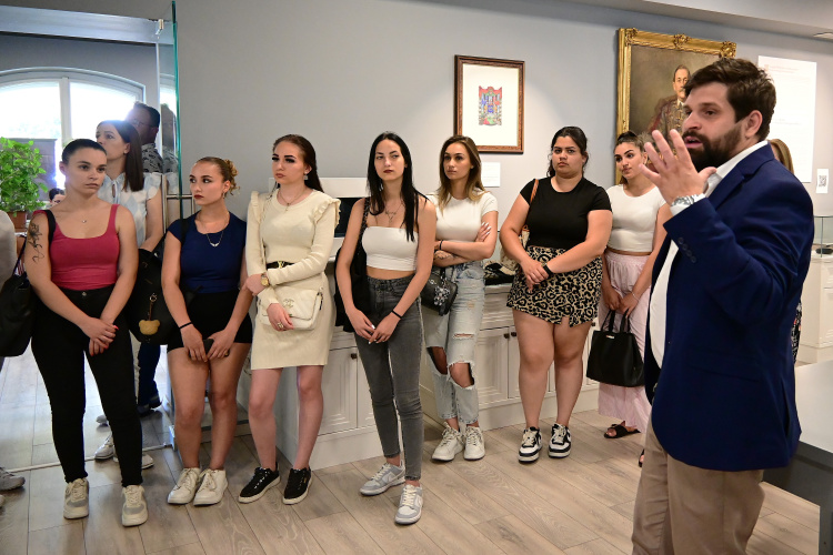 Mohácstól a Kincsvadászokig – rendkívüli programokkal készül a Kállay Gyűjtemény