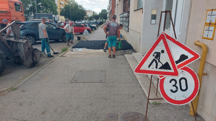 Befejeződött a járda helyreállítása az Arany János utcában