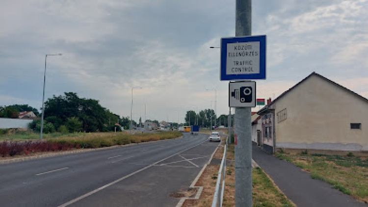 Kihelyezték a trafibox előre jelző táblákat a Móricz Zsigmond utcán