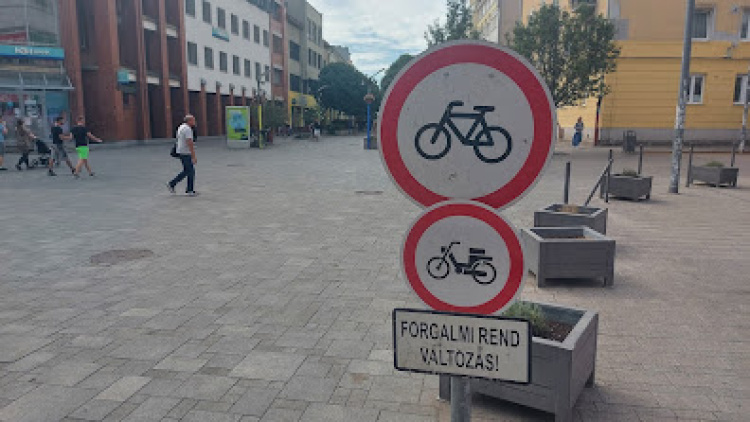 Újabb forgalomkorlátozás lép életbe a belvárosban