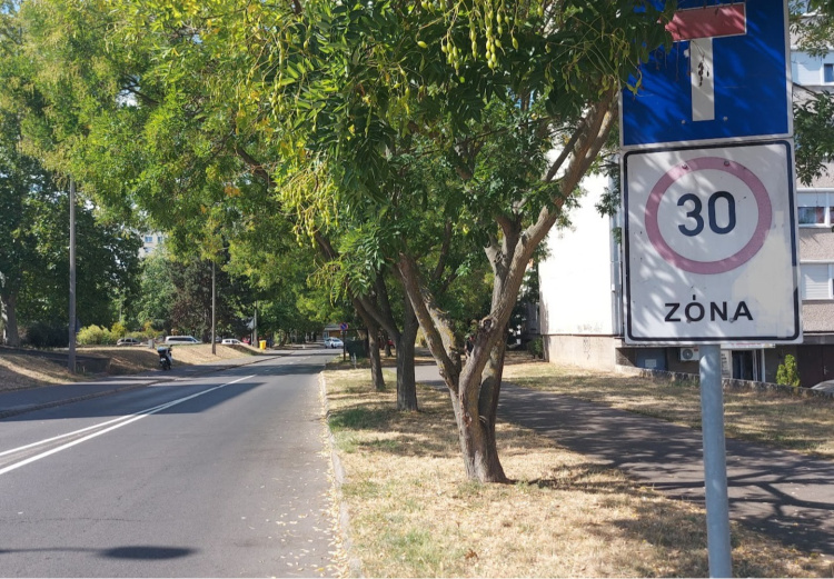 Sebességkorlátozás van érvényben az Ungvár sétányon az iskolák környékén
