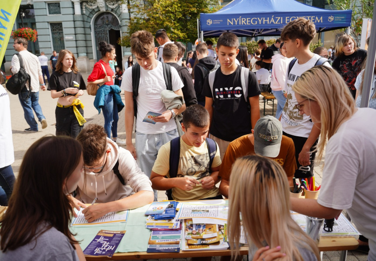 Hat helyszínen mutatkozott be a Nyíregyházi Egyetem a szakMAfesten – folytatódik a tudomány élménye