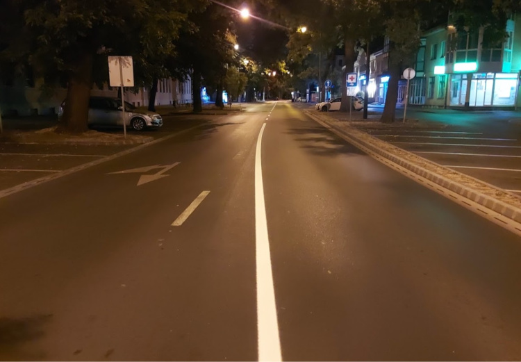 Útburkolati jeleket festenek Nyíregyháza számos pontján