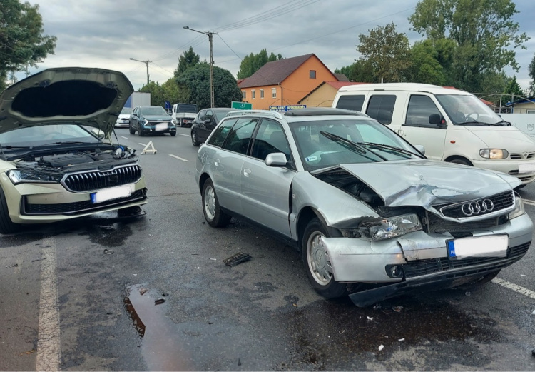 Két autó ütközött pénteken a Debreceni úton