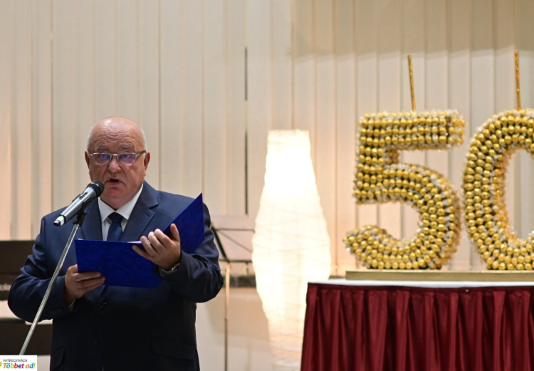 Arany 50 – Fél évszázados születésnap a Jósavárosban