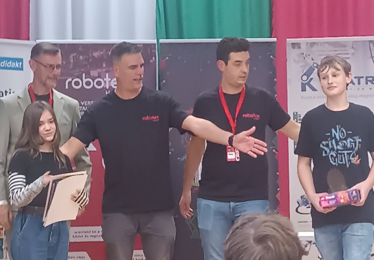 Szenzációs sikert értek el a Nyíregyházi Móricz Zsigmond Általános Iskola diákjai a Robotex Hungary 2026 versenyen