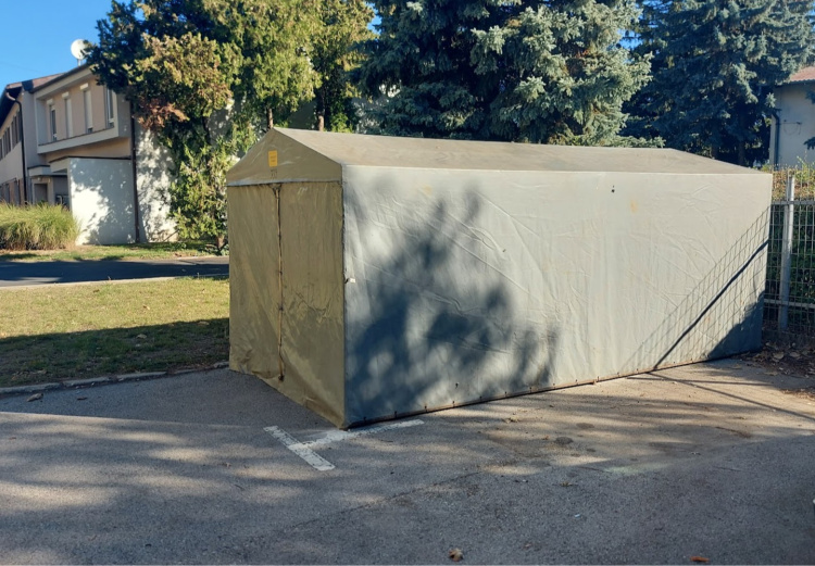 Október 15-től engedélyezett a sátorgarázsok felállítása