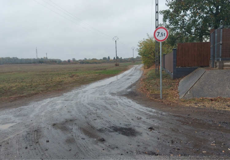 Teherautók behajtását korlátozzák Nyírjes tanyán