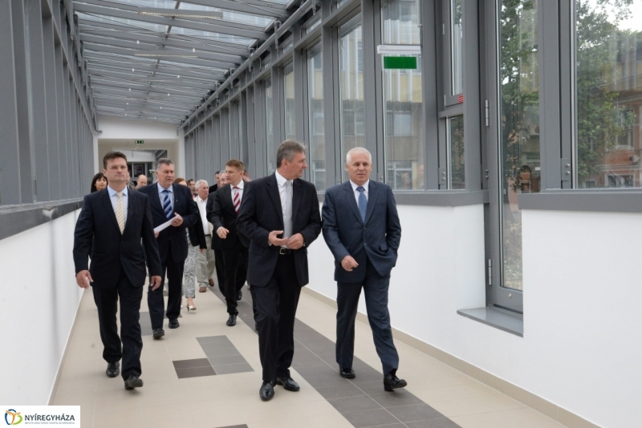 Helyszíni bejárást tartottak az Onkológiai Tömbben