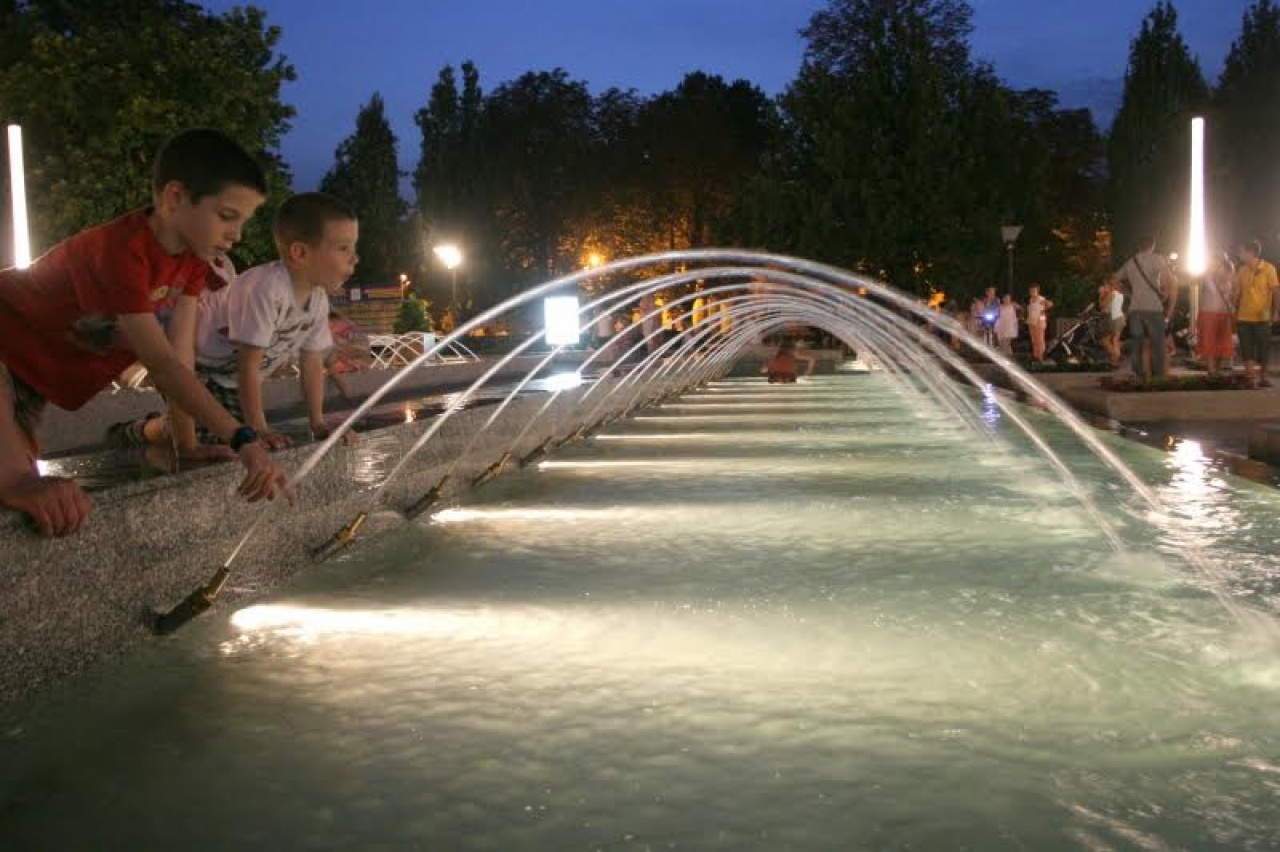 A szökőkút nem fürdőmedence!