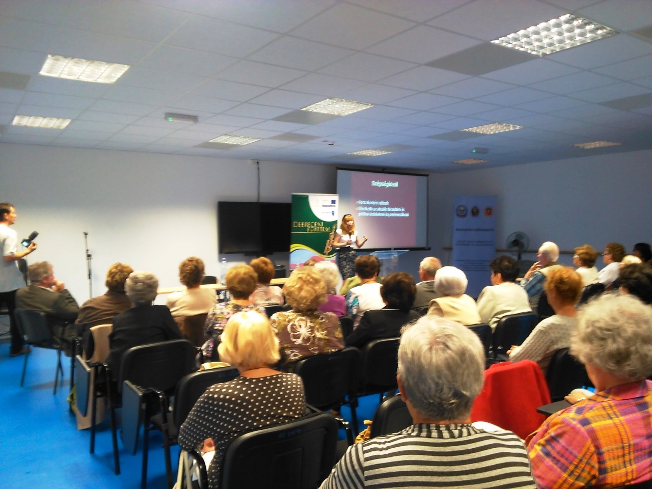 Akadémián tanulhattak a szépkorúak