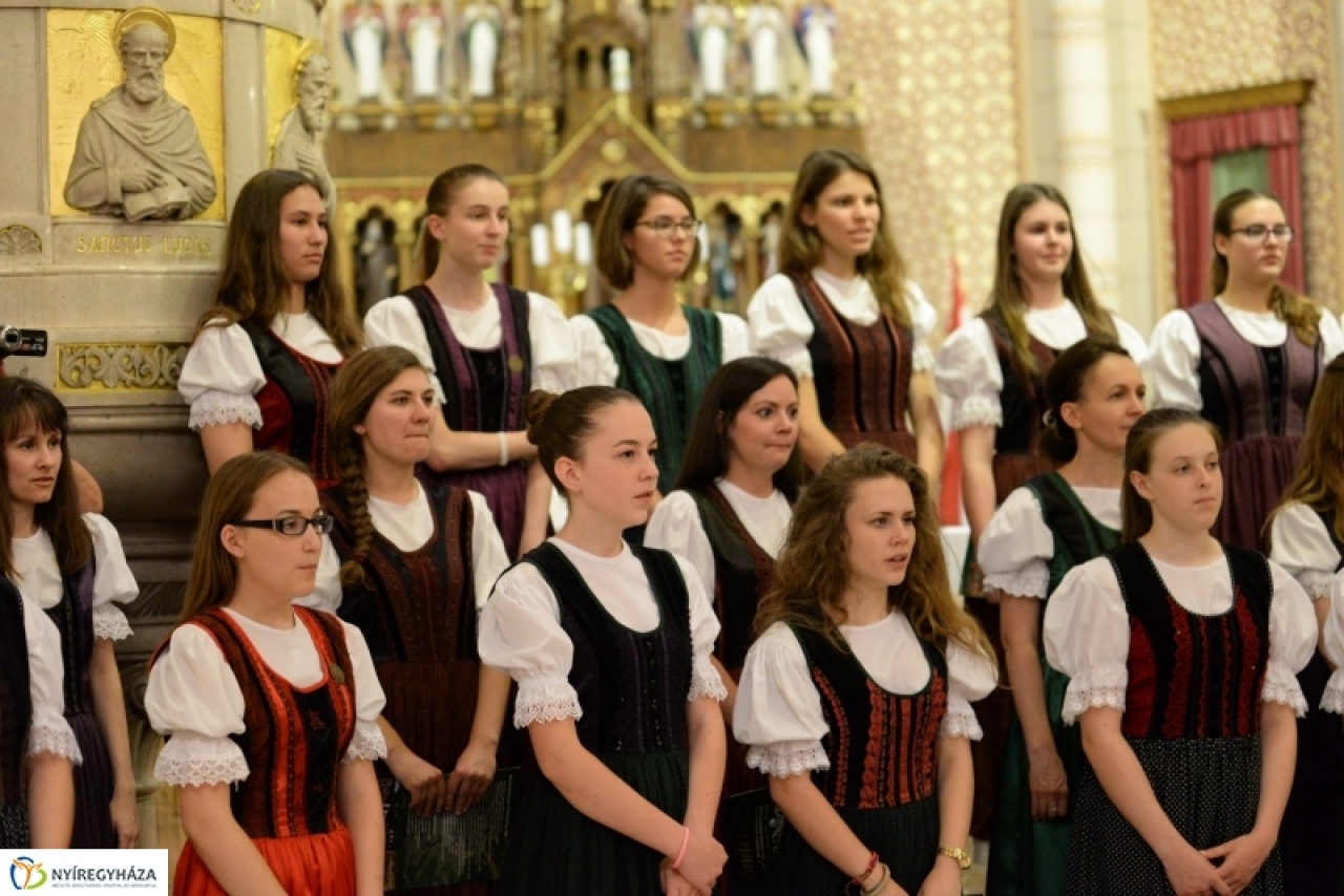 Hangkarbantartásra utazik a Cantemus Vegyeskar