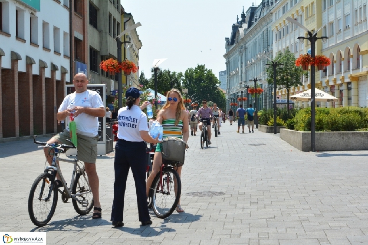 Szerda éjfélig tart a hőségriadó
