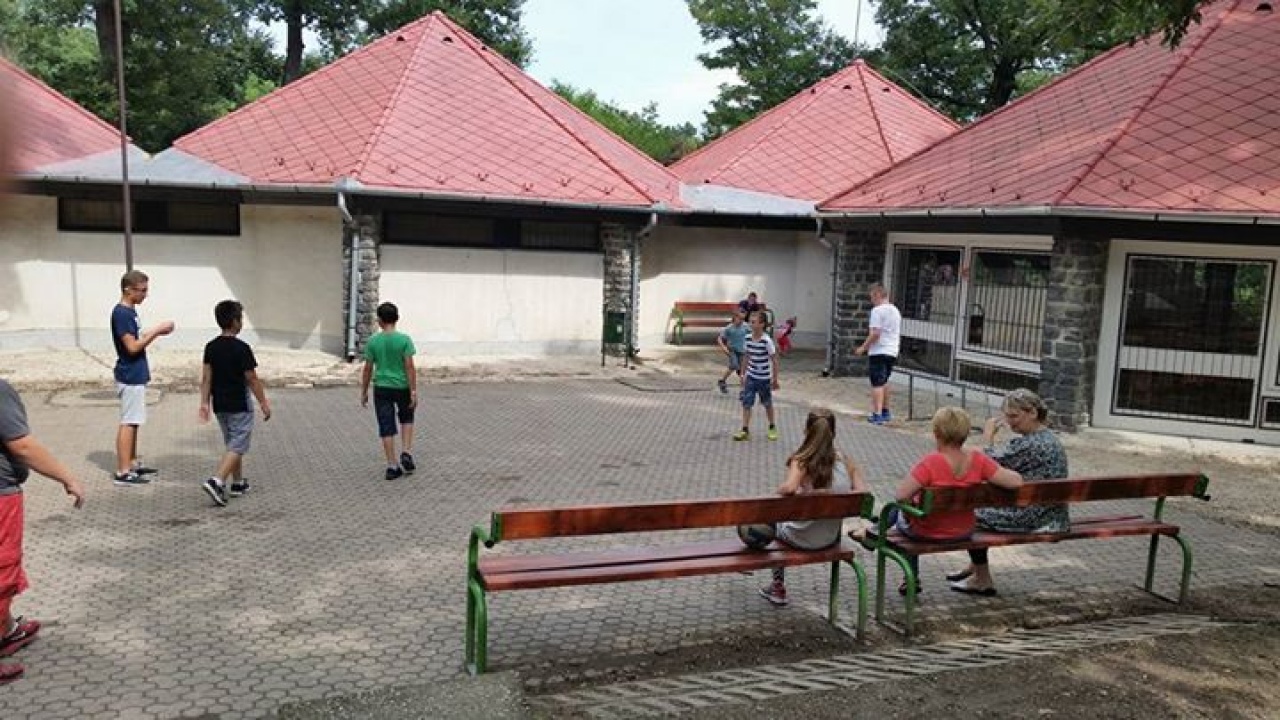 Érkezés, focizás... vár a kilátó!