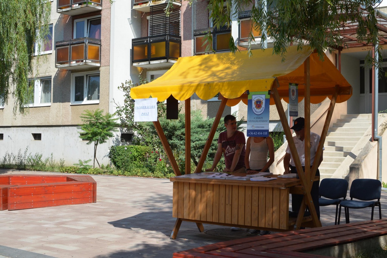 Információs pontokat állítottak fel Nyíregyháza több pontján