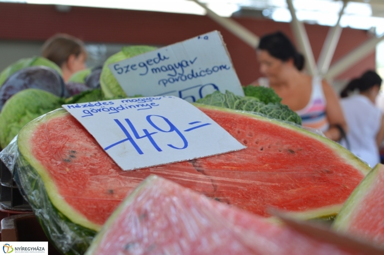 A nyíregyházi piacon Sziesztáztunk