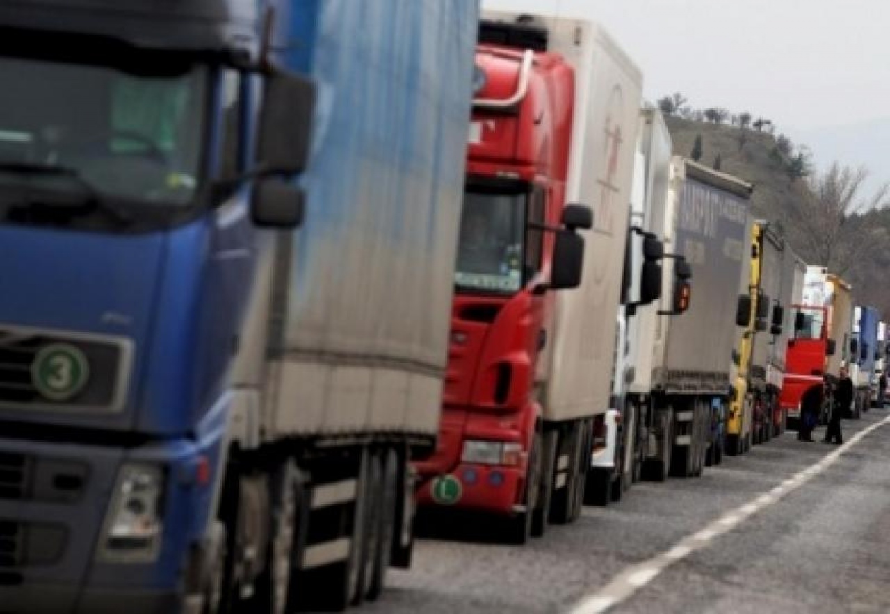 Korlátozzák a tehergépjárművek forgalmát Romániában 