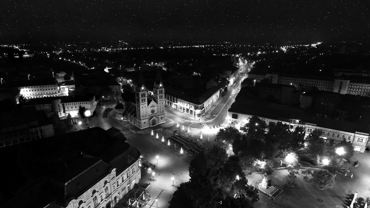 Ki drónnal száll fölébe... – Nyíregyháza feketén-fehéren