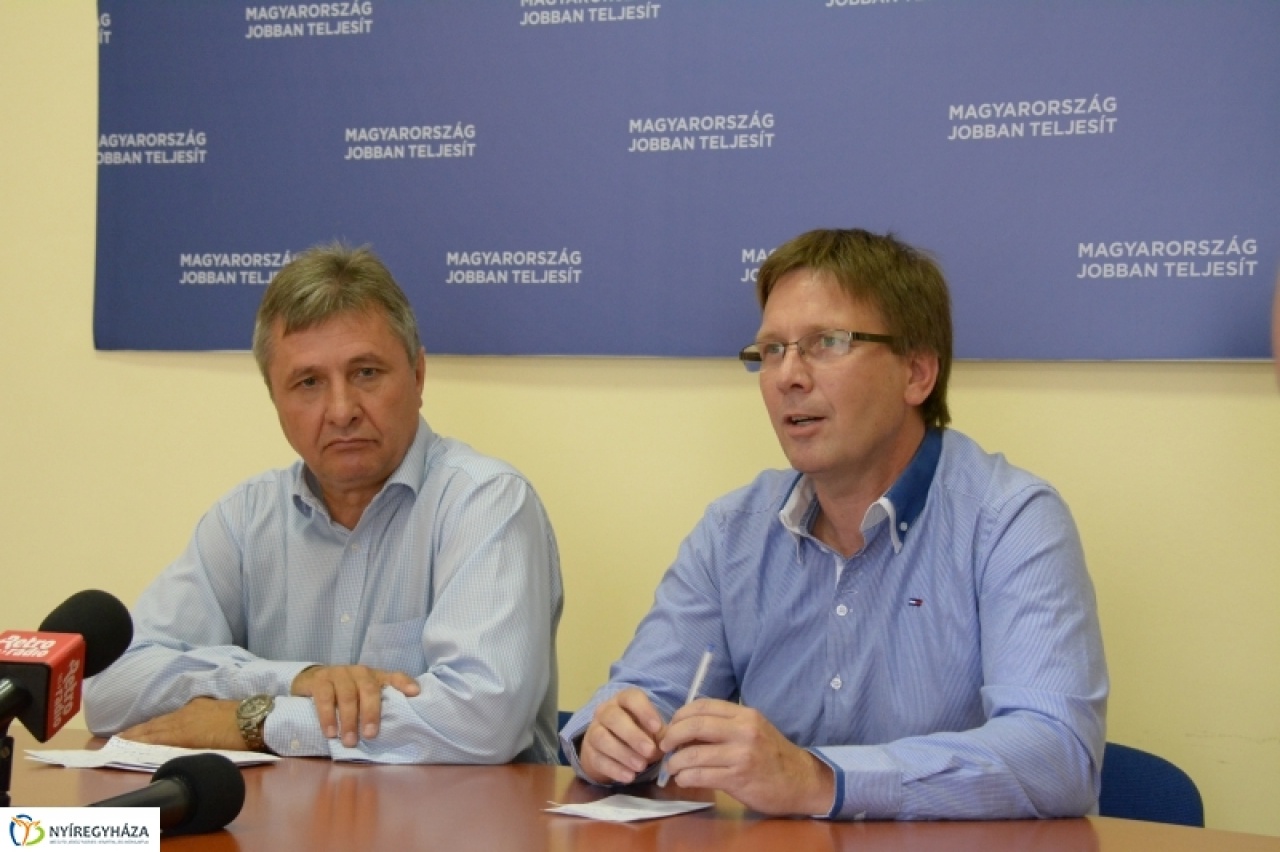 Fidesz: Zökkenőmentesen csengettek be