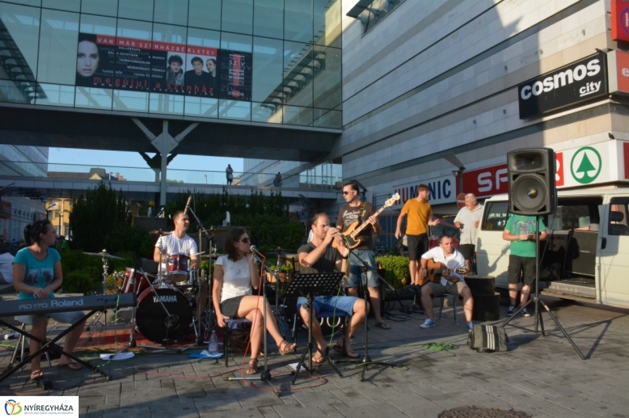 Szólt a zene, szállt az ének Nyíregyházán