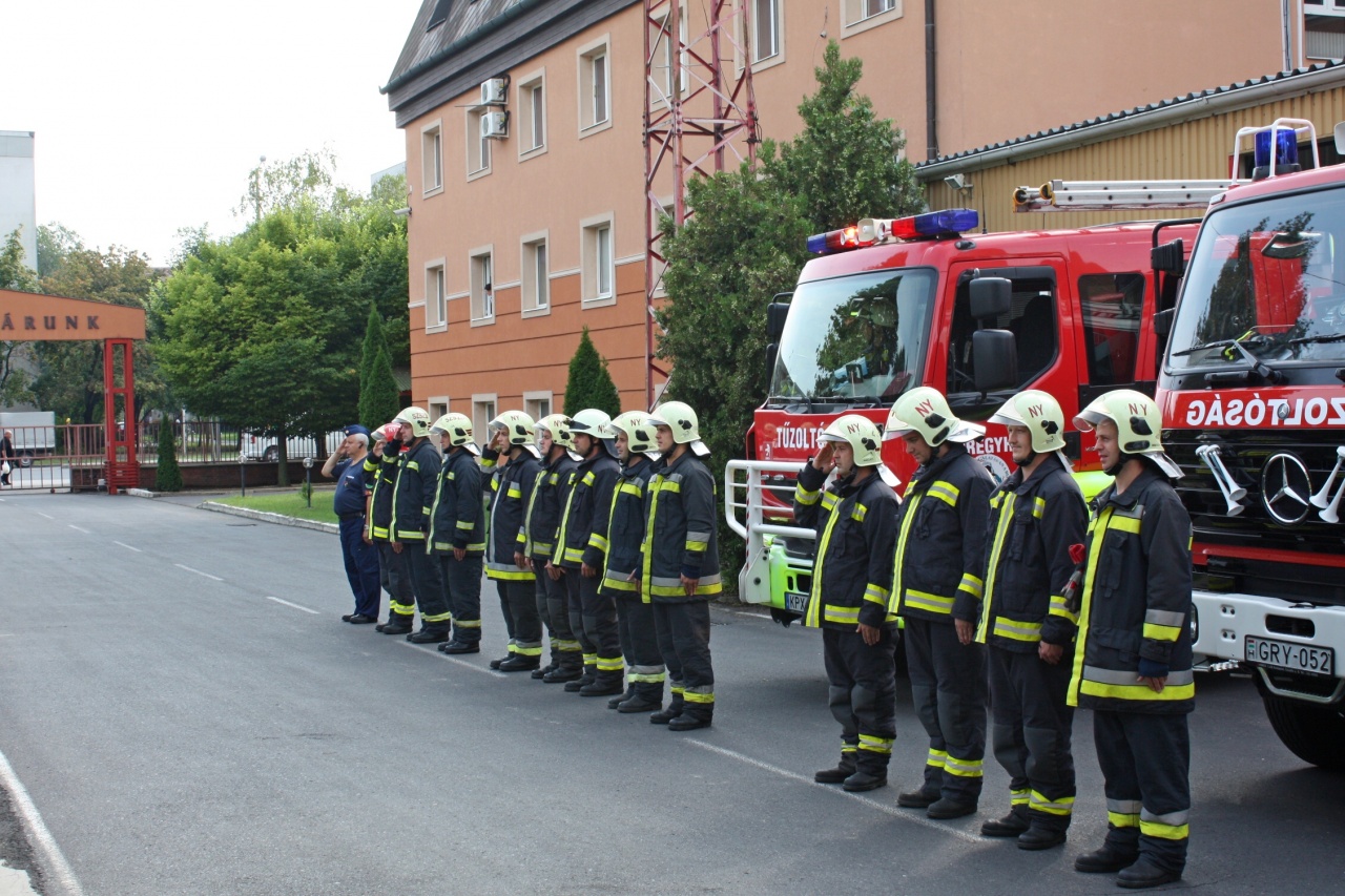 Szirénázással tisztelegtek amerikai bajtársaik előtt