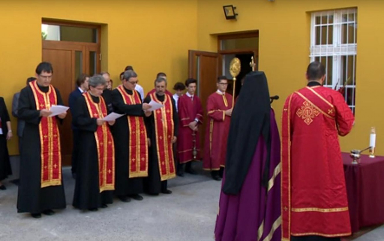 Görögkatolikus gimnázium nyílt a felújított iskolaépületben