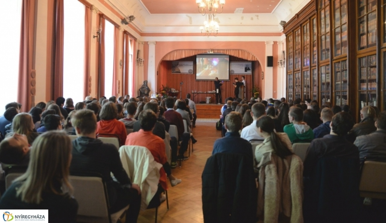 Nyíregyházi atomfizikusra emlékeztek