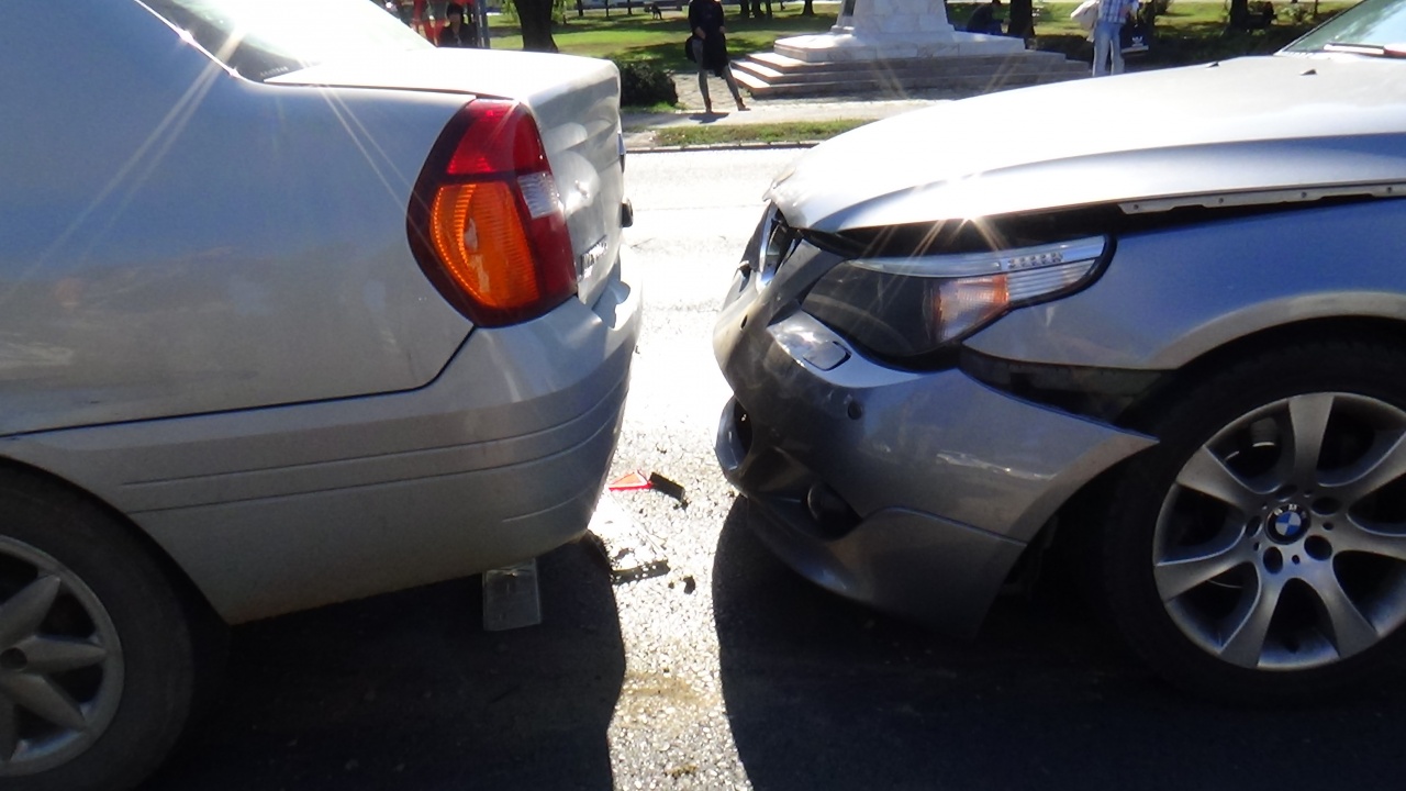 Hármas karambol a Pazonyi téren